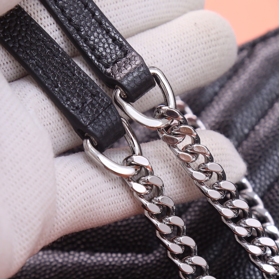 Handbags SAINT LAURENT 393953 size 19x11.5x4 cm - vstockx