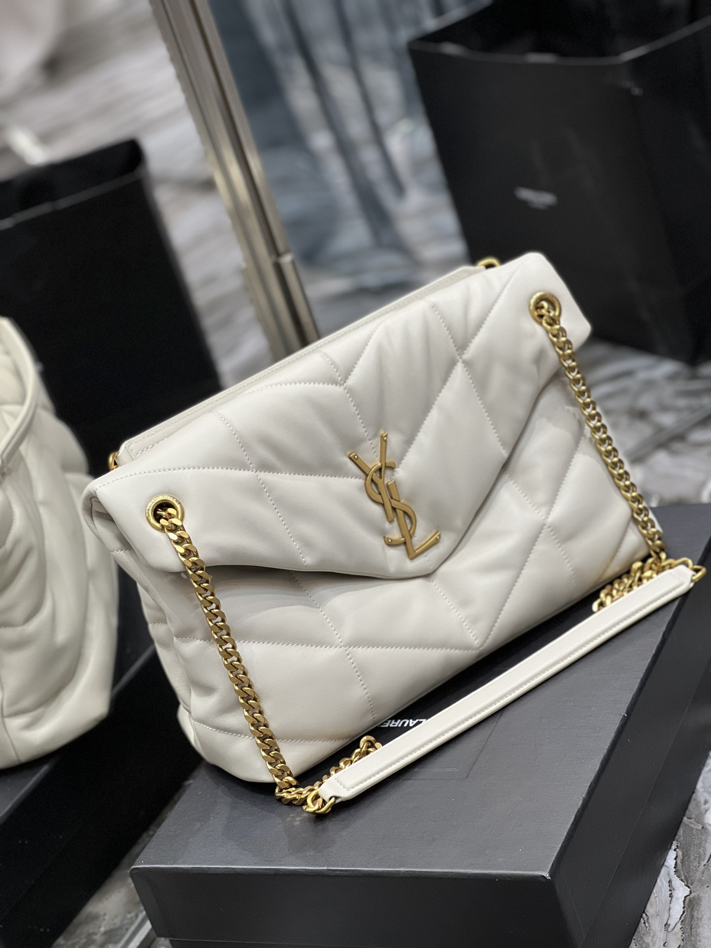 Handbags SAINT LAURENT 577475 size 35x23x13.5 cm - vstockx