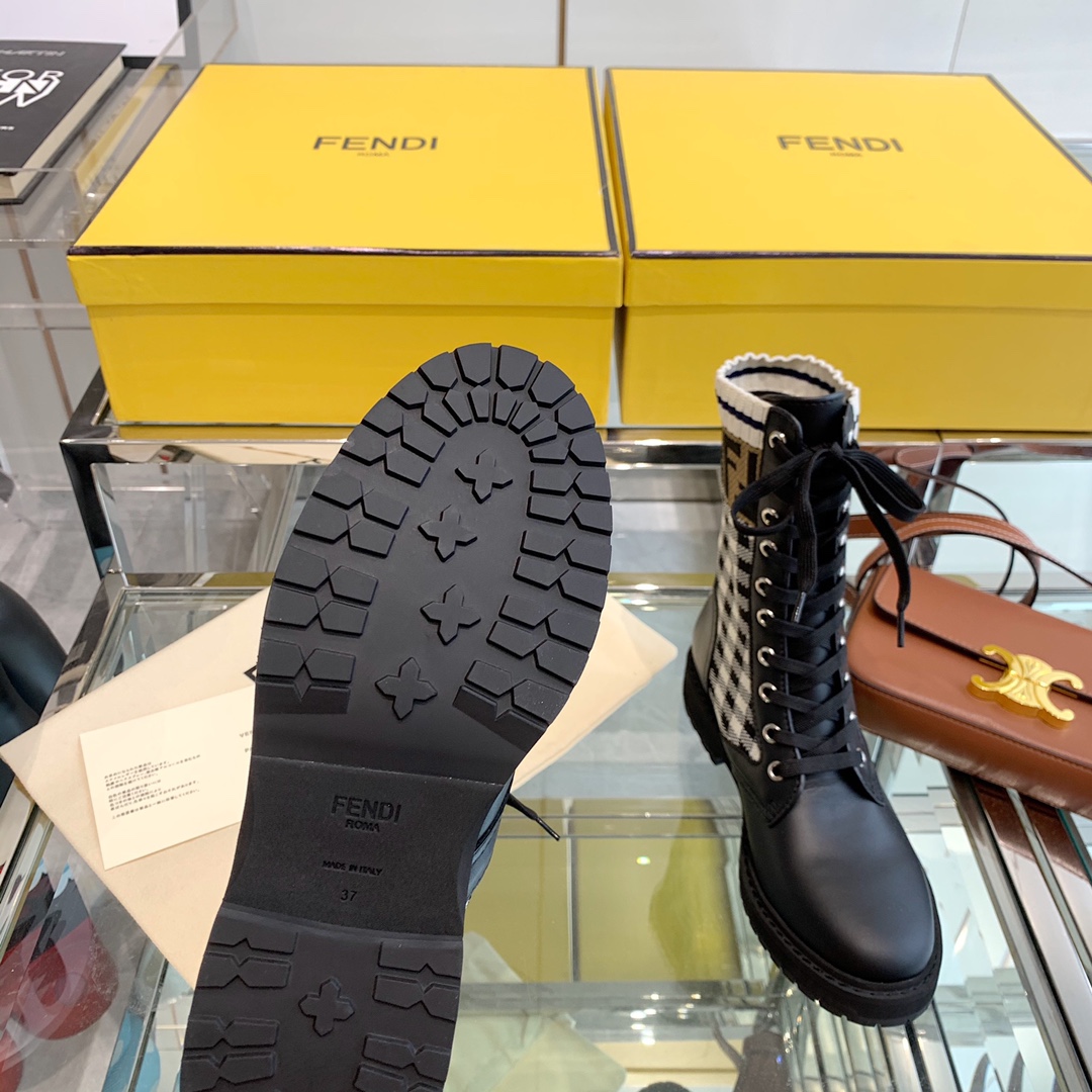 Fendi Boots 18 - vstockx
