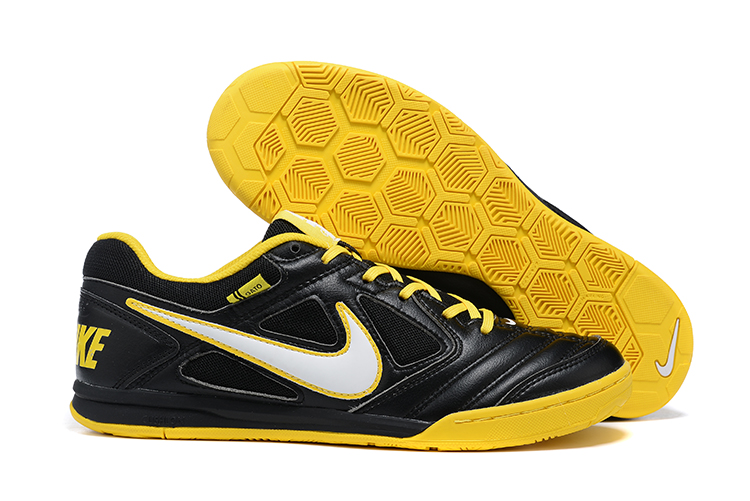 NK football shoes 28 - vstockx