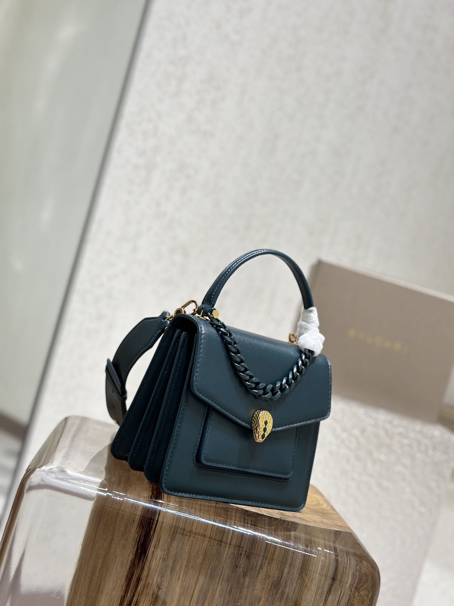 Handbags Bvlgari 290762 size:18*15*9.5 cm - vstockx