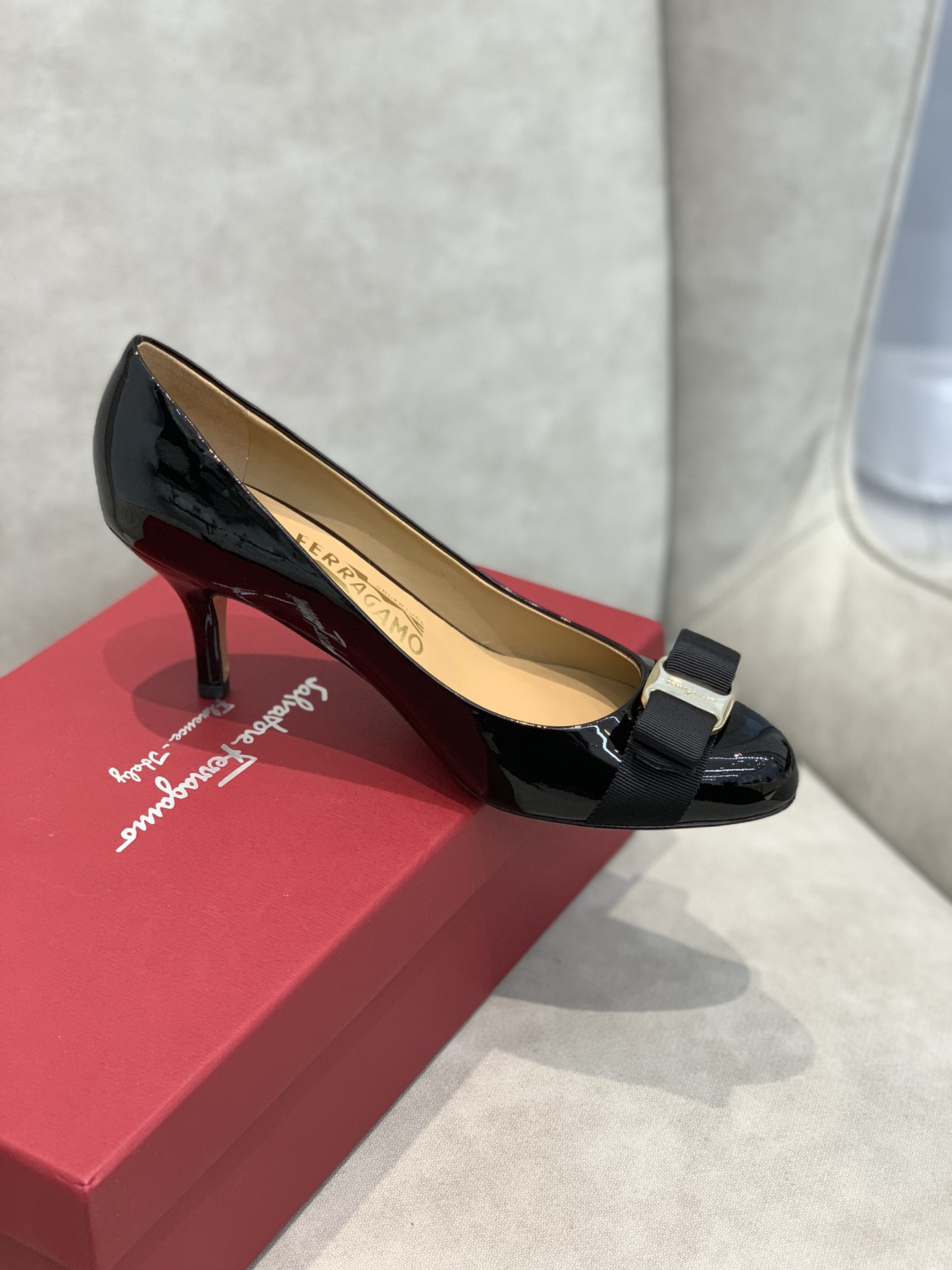 Salvatore Ferragamo Heel 3 - vstockx