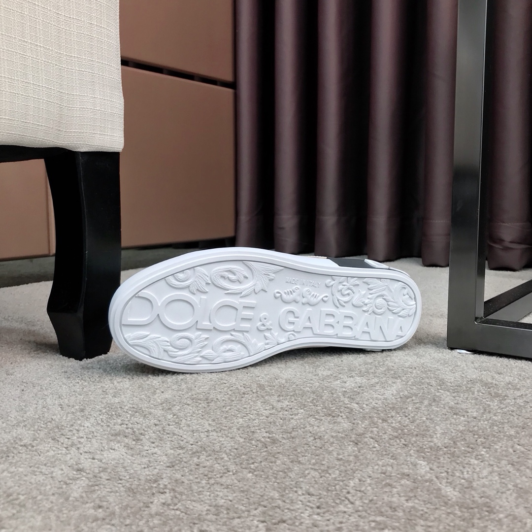 Dolce & Gabbana Low Tops Sneakers 121 - vstockx