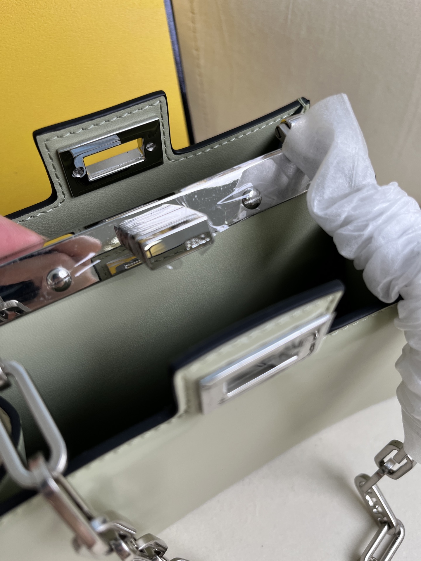 handbags FENDI 1012 size:20.5*11*14cm - vstockx