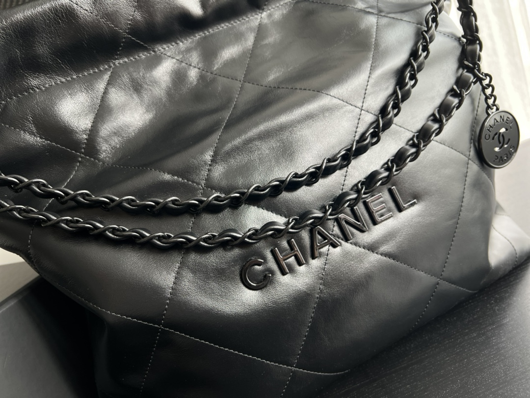 Handbag Chanel size 35cmx37cmx7 cm - vstockx