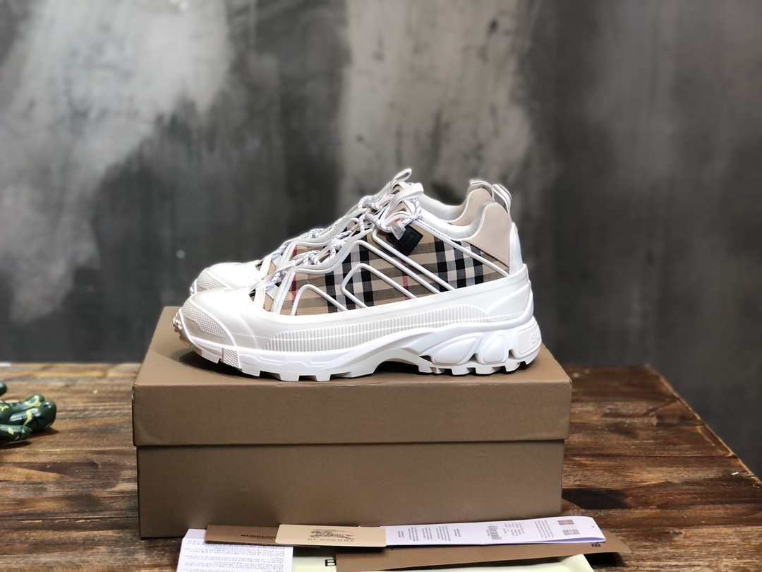 Burberry Arthur Vintage Check White - vstockx