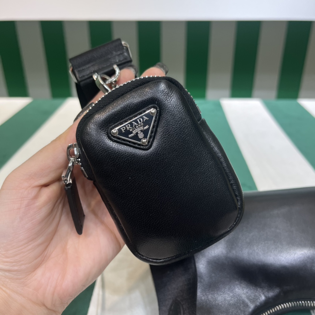Handbags Prada 1BH240 size:22*12*6 cm - vstockx
