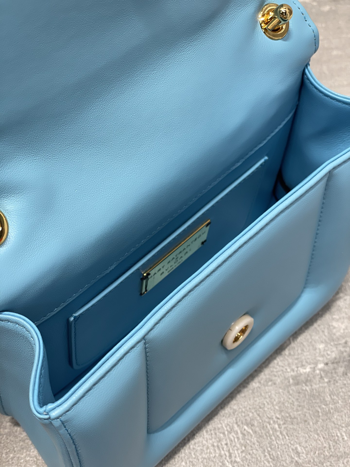 Handbags Bvlgari 291071 size:19.2*15*6 cm - vstockx