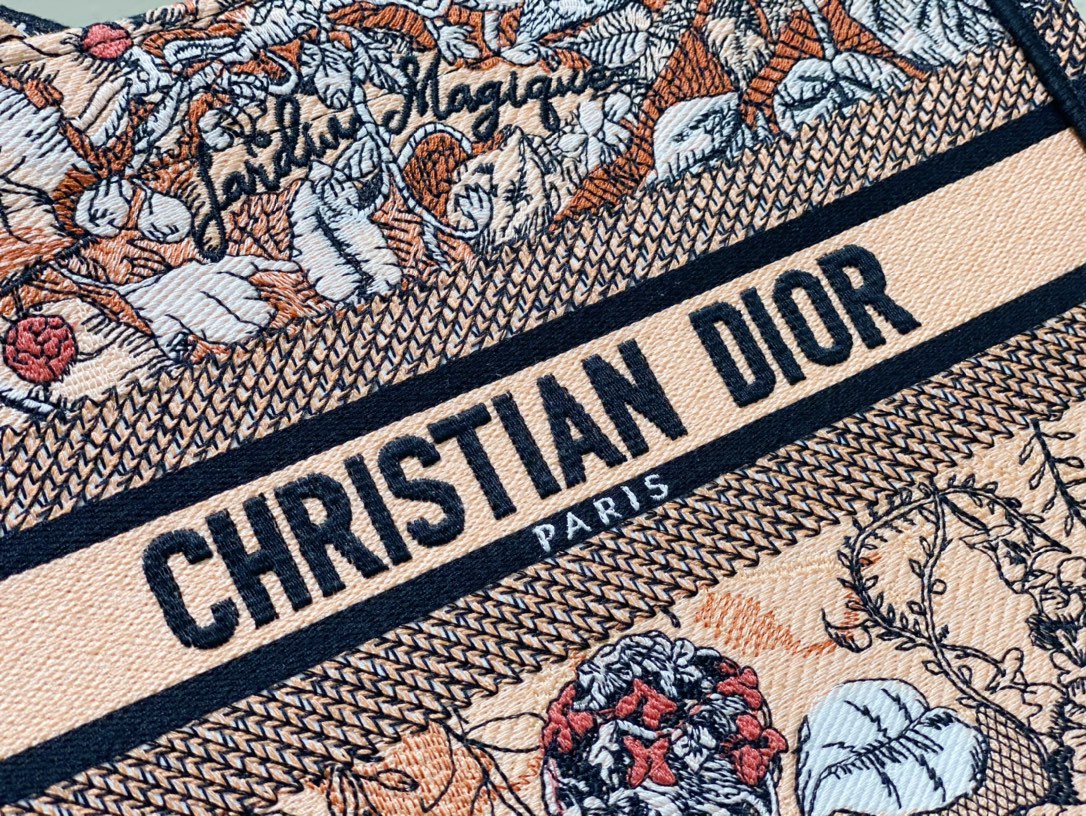 Handbag Dior 8002 size 26.5x 21x 14 cm - vstockx