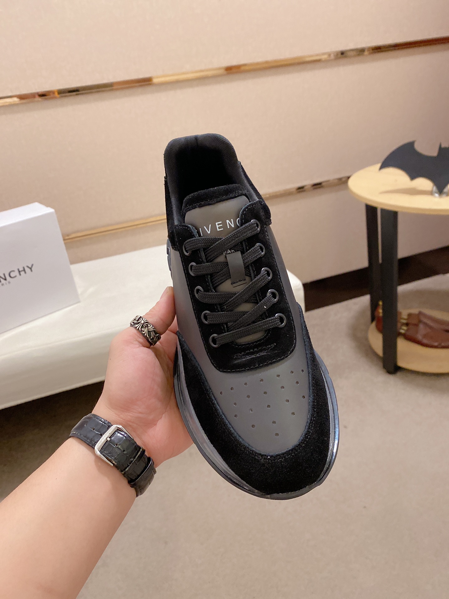 Givenchy Spectre Zip Sneakers 15 - vstockx