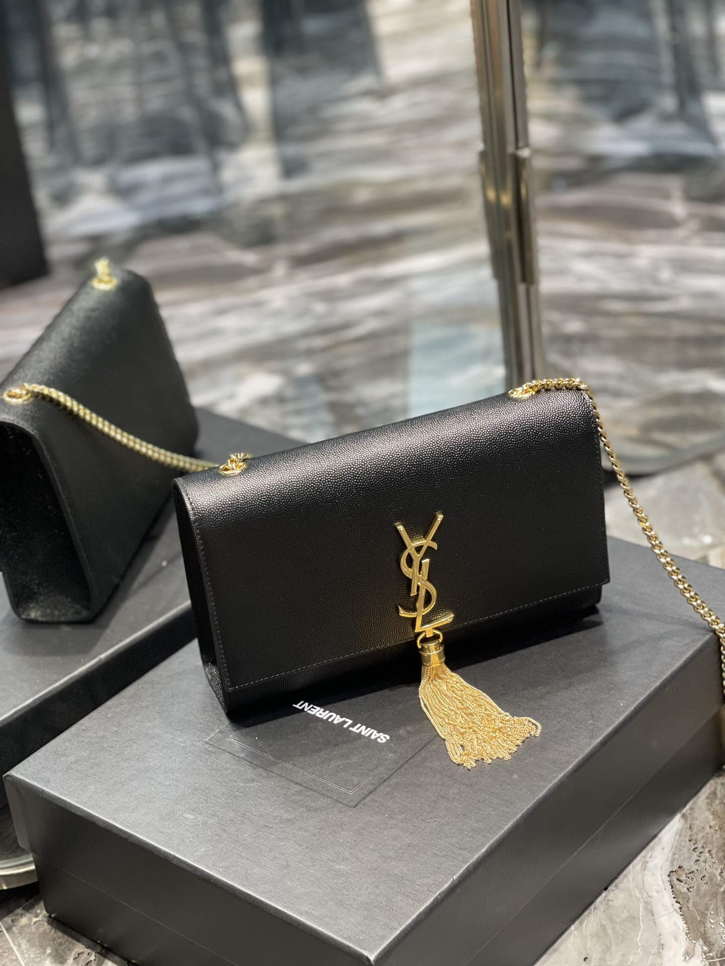 Handbags SAINT LAURENT 354119 size 24x14.5x5 cm - vstockx