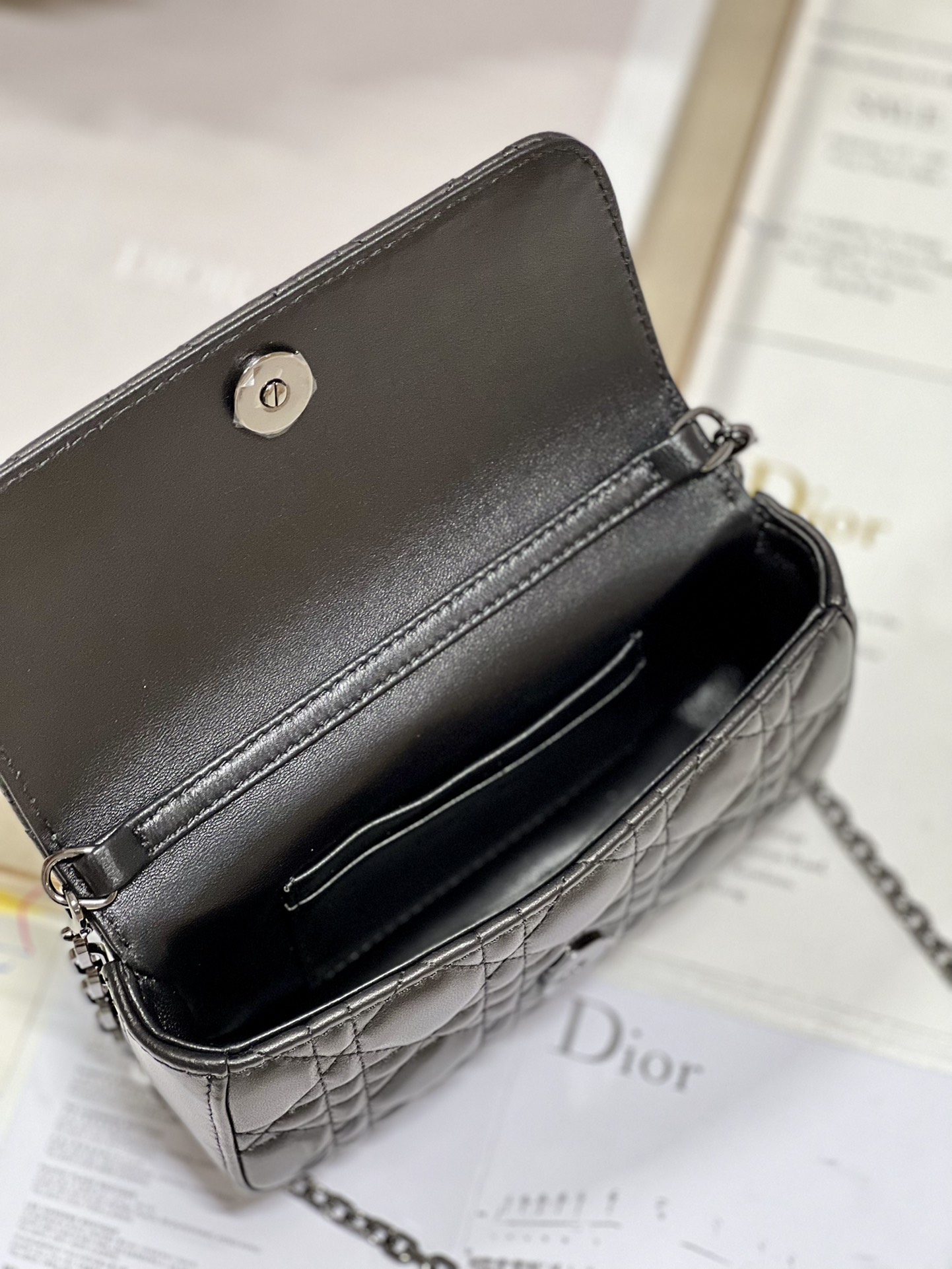 Handbag Dior 0977 size 18.5 x 10 x 4 cm - vstockx