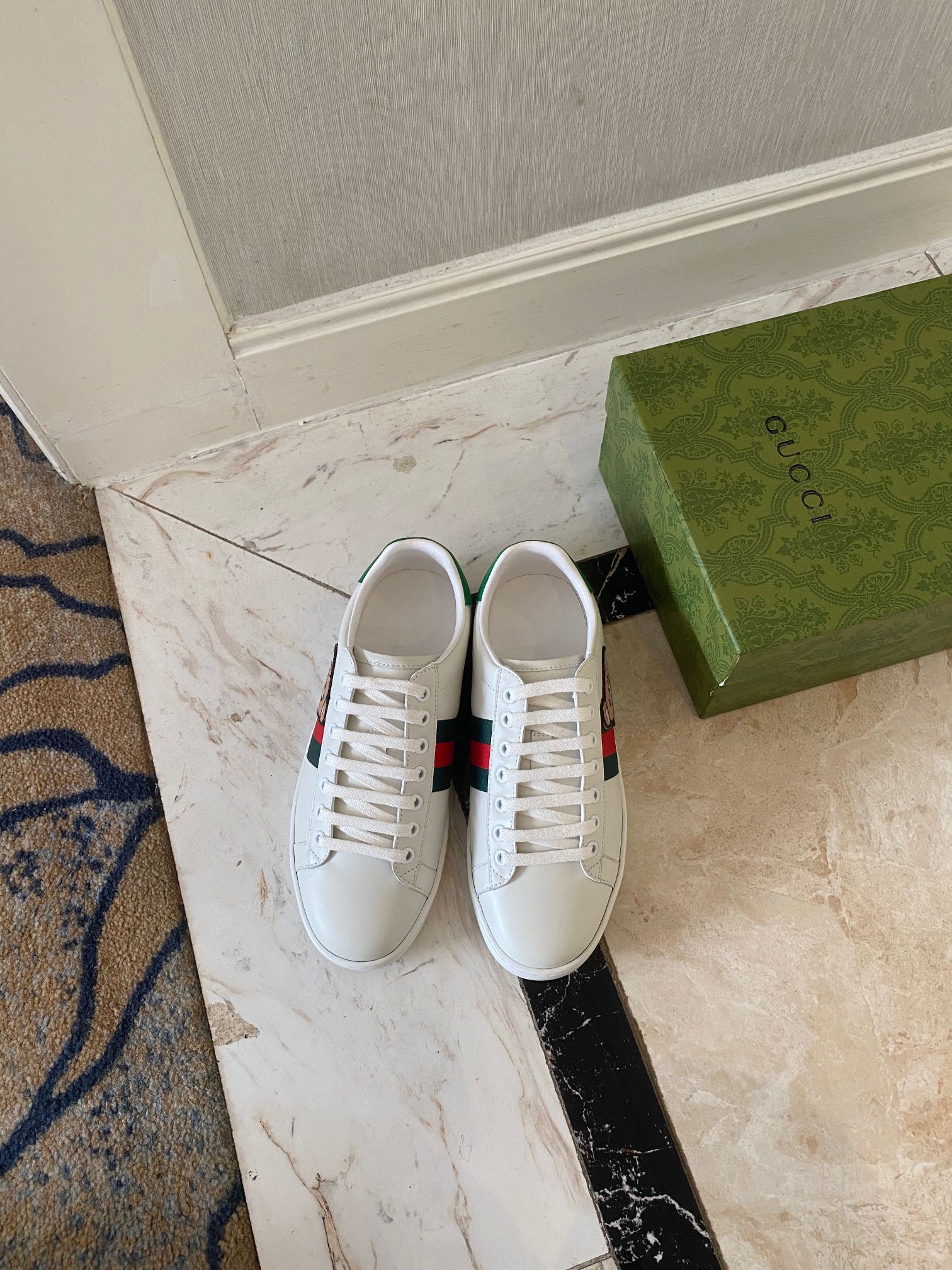 Gucci Women's Ace sneaker with bee sneaker 4 - vstockx