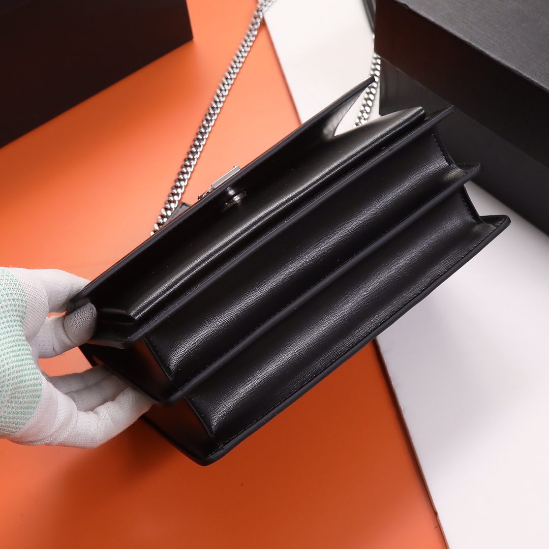 Handbags SAINT LAURENT 442906 size 22x8x16 cm - vstockx