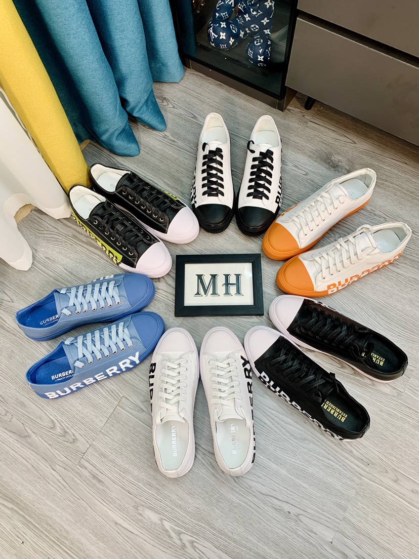 Burberry Perforated Check Sneaker 31 - vstockx