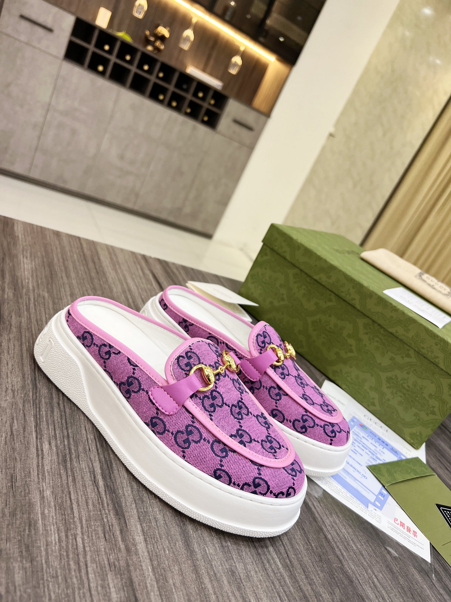 Gucci Women's WOMEN 6 - vstockx