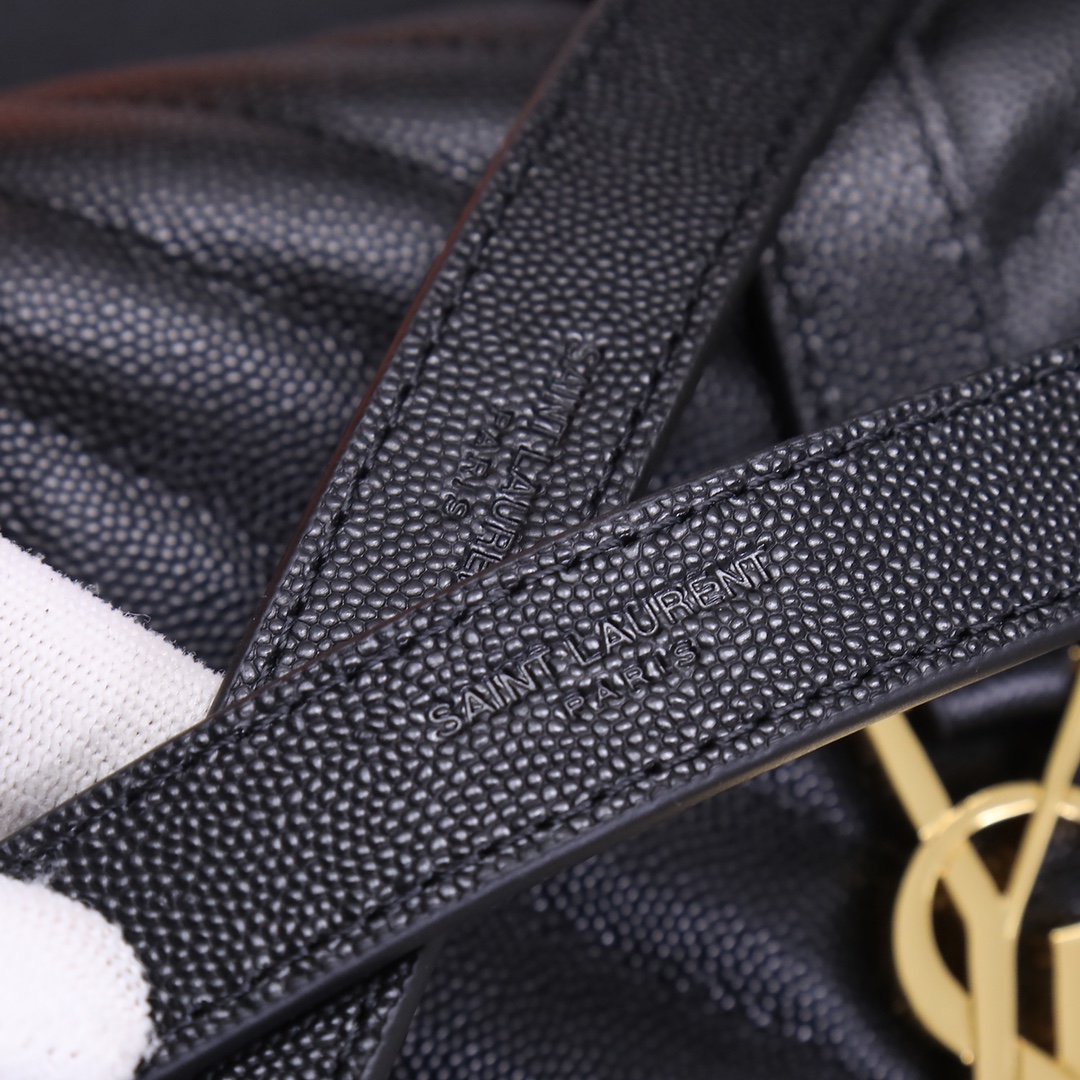 Handbags SAINT LAURENT 487206 size 24x17.5x6 cm - vstockx