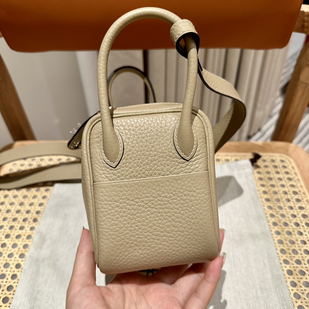 Handbags Hermes mini Lindy size:19 cm - vstockx