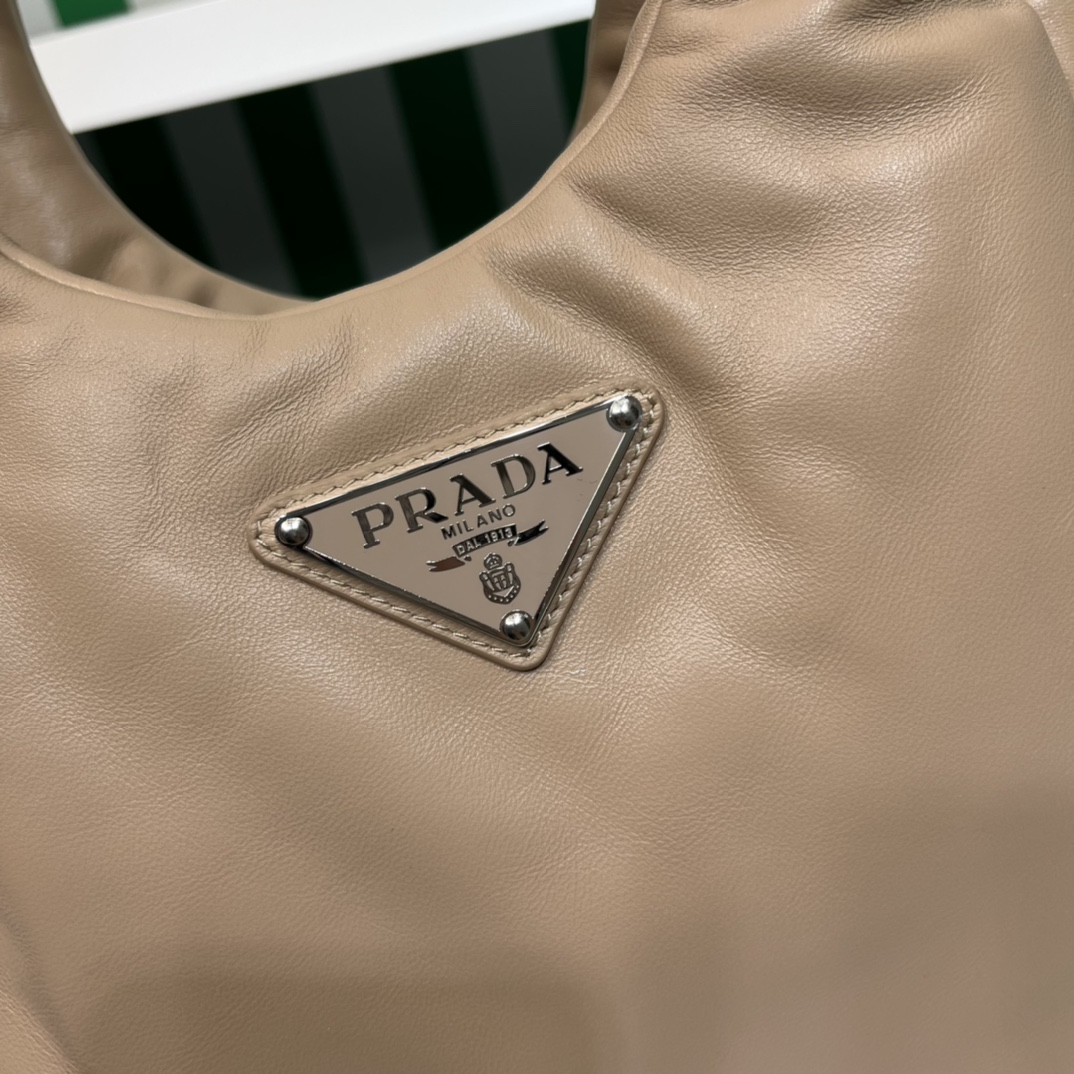 Handbags Prada 1BG413 size:30*26*17 cm - vstockx