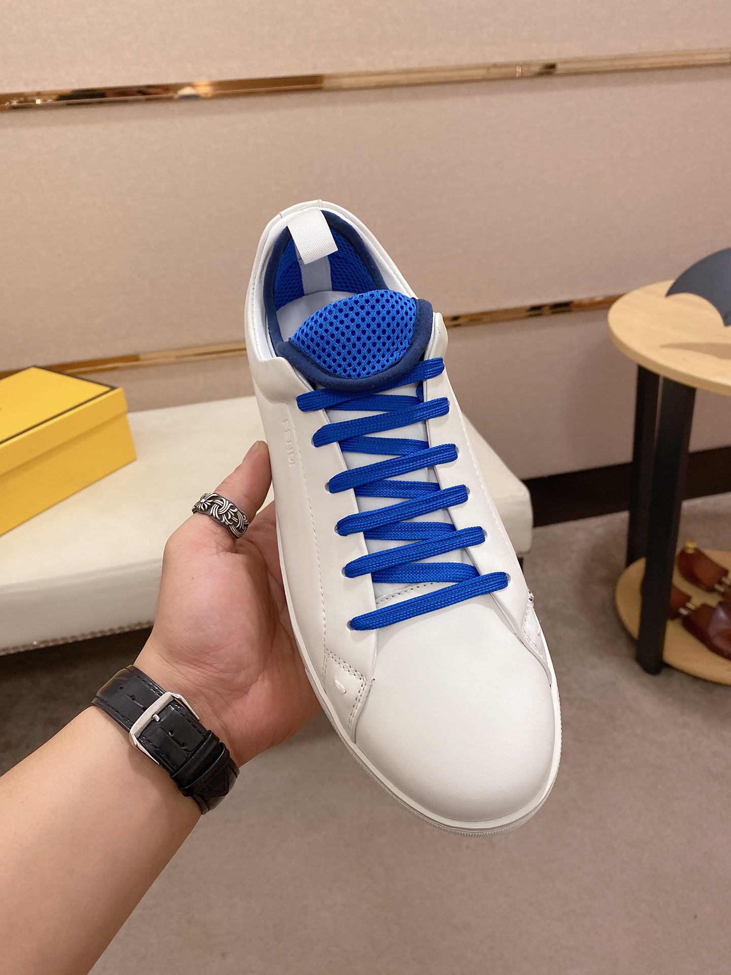 Fendi Low Top Sneakers 23 - vstockx
