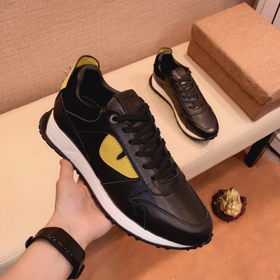 Fendi Low Top Sneakers 16 - vstockx