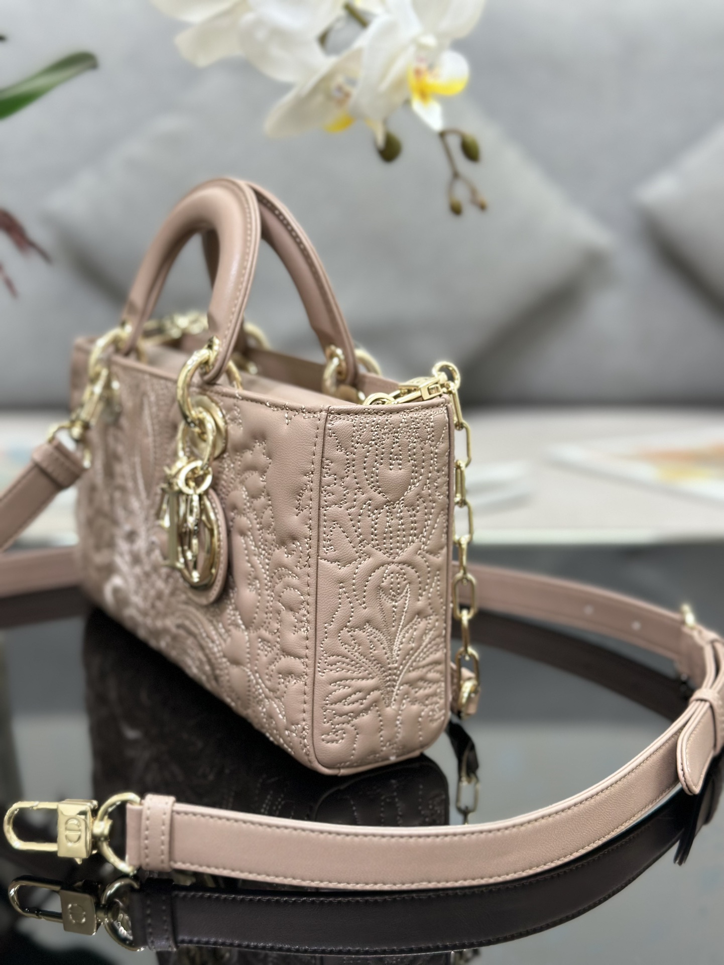Handbags Lady Dior M0540 size:22*13.5*5 cm - vstockx