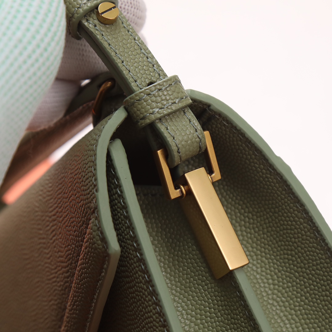 Handbags SAINT LAURENT 602716 size 20  16  7.5 cm - vstockx