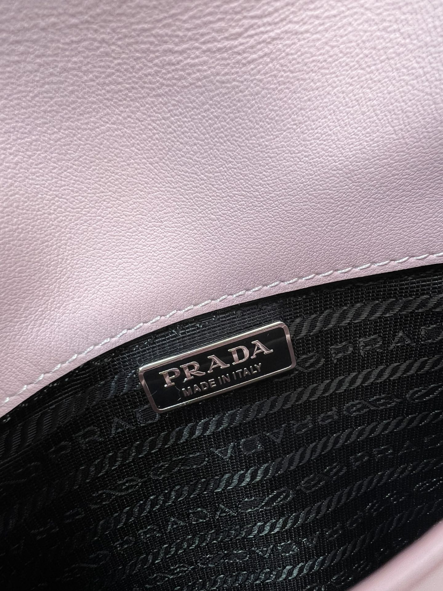 handbags prada 1BH188 17*14.5*7 - vstockx