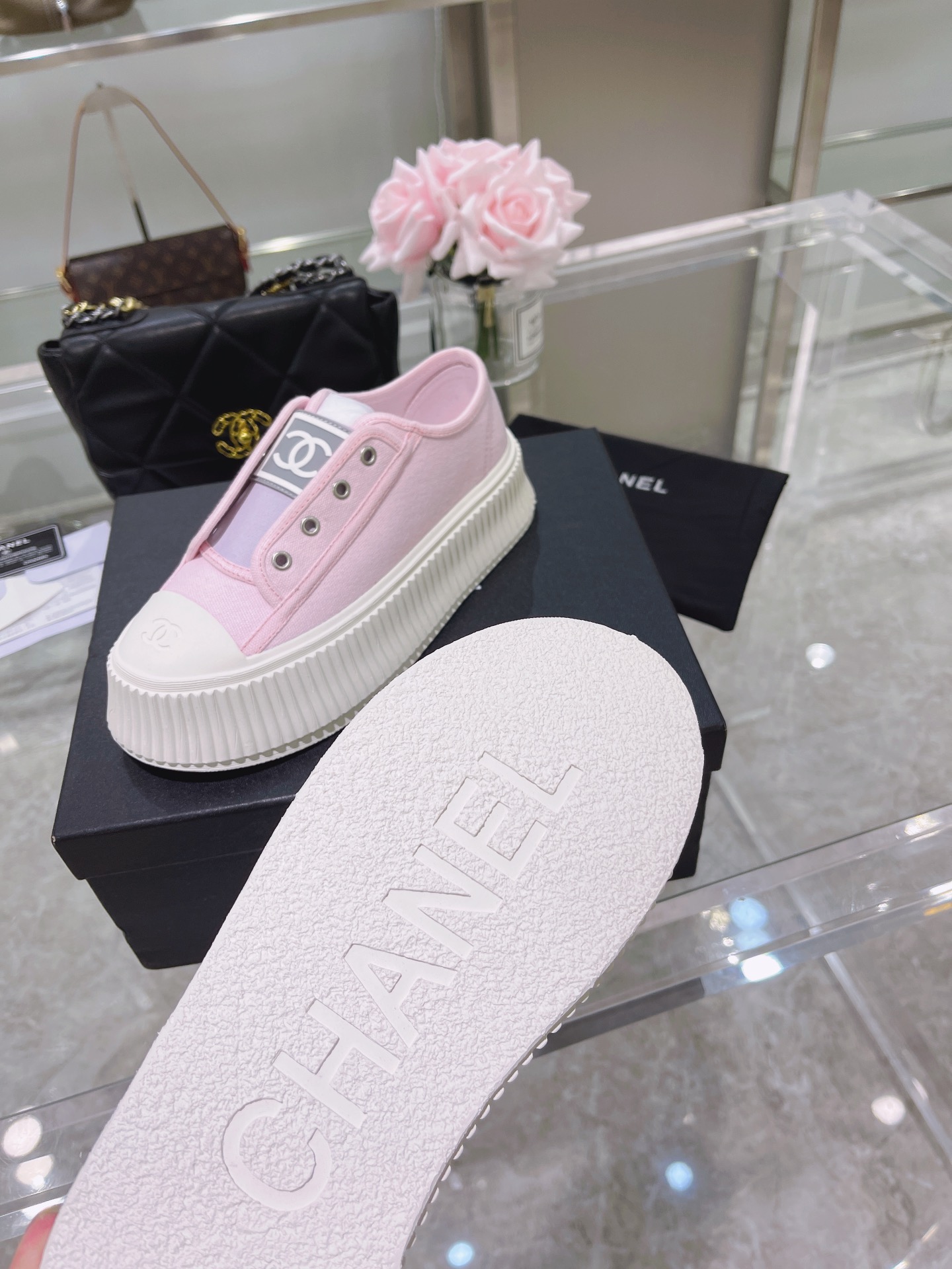 Chanel Platform Sneaker 18 - vstockx