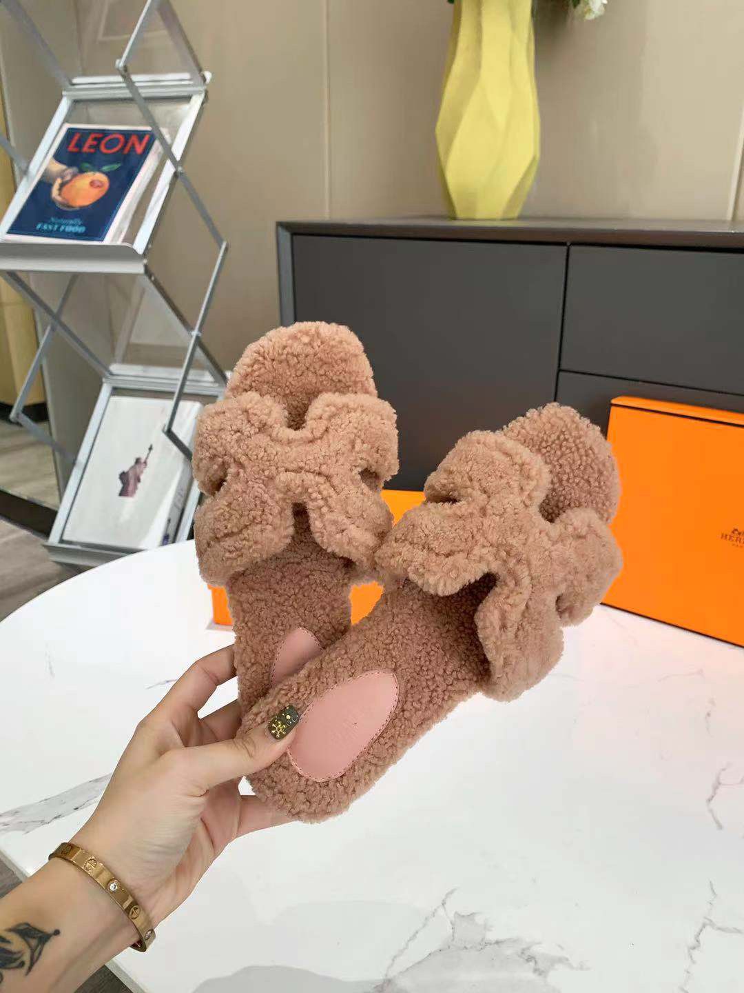 Hermes Sandals 44 - vstockx