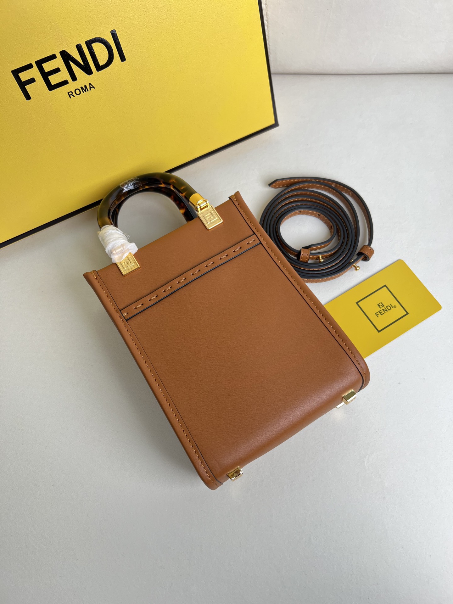 handbags FENDI 208 size:18*13*6.5 - vstockx