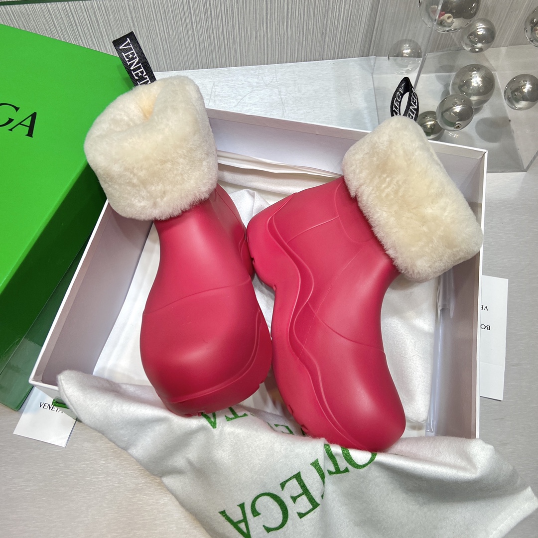 Bottega Veneta Boots 12 - vstockx