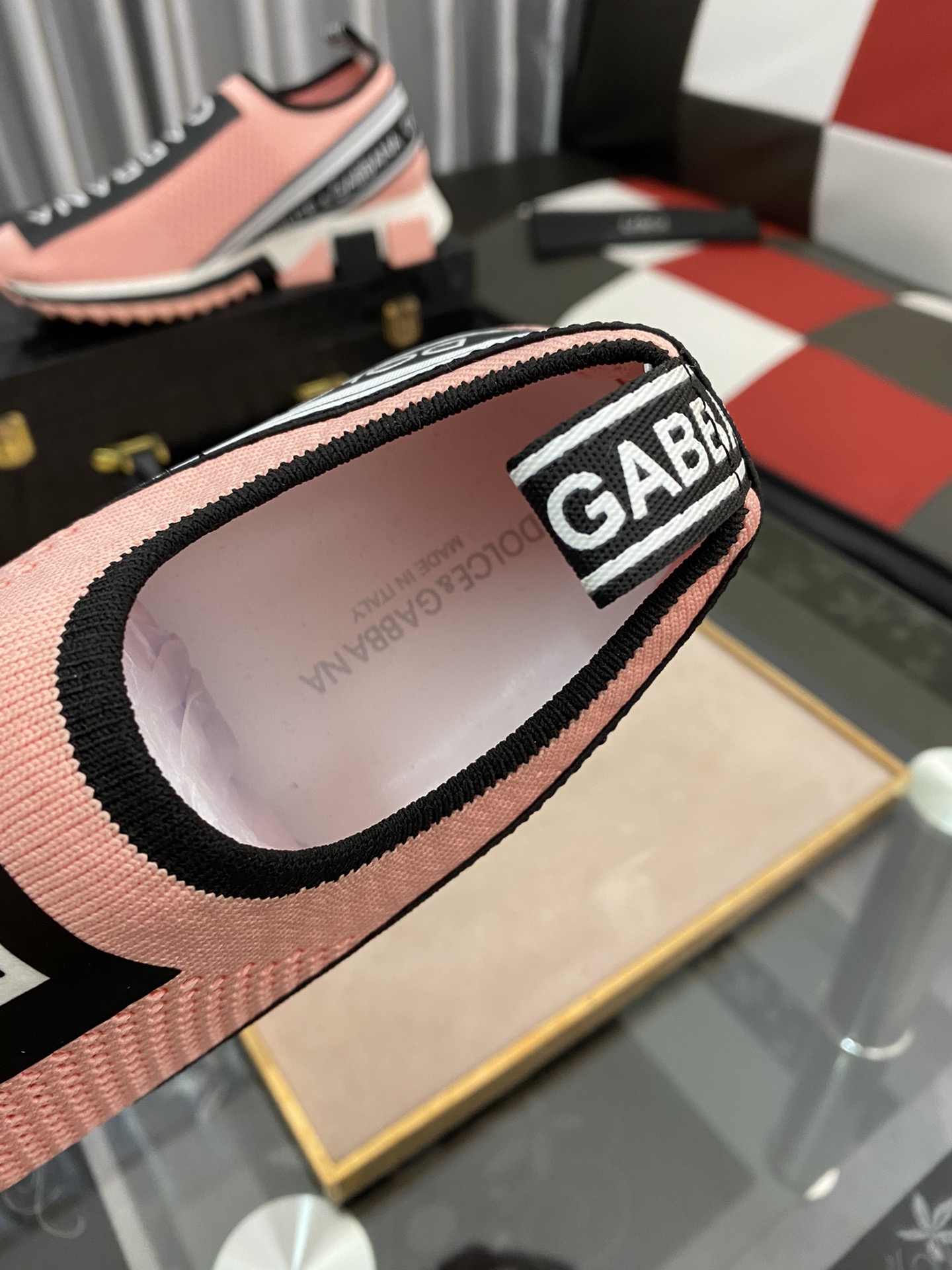 Dolce & Gabbana Sorrento 28 - vstockx