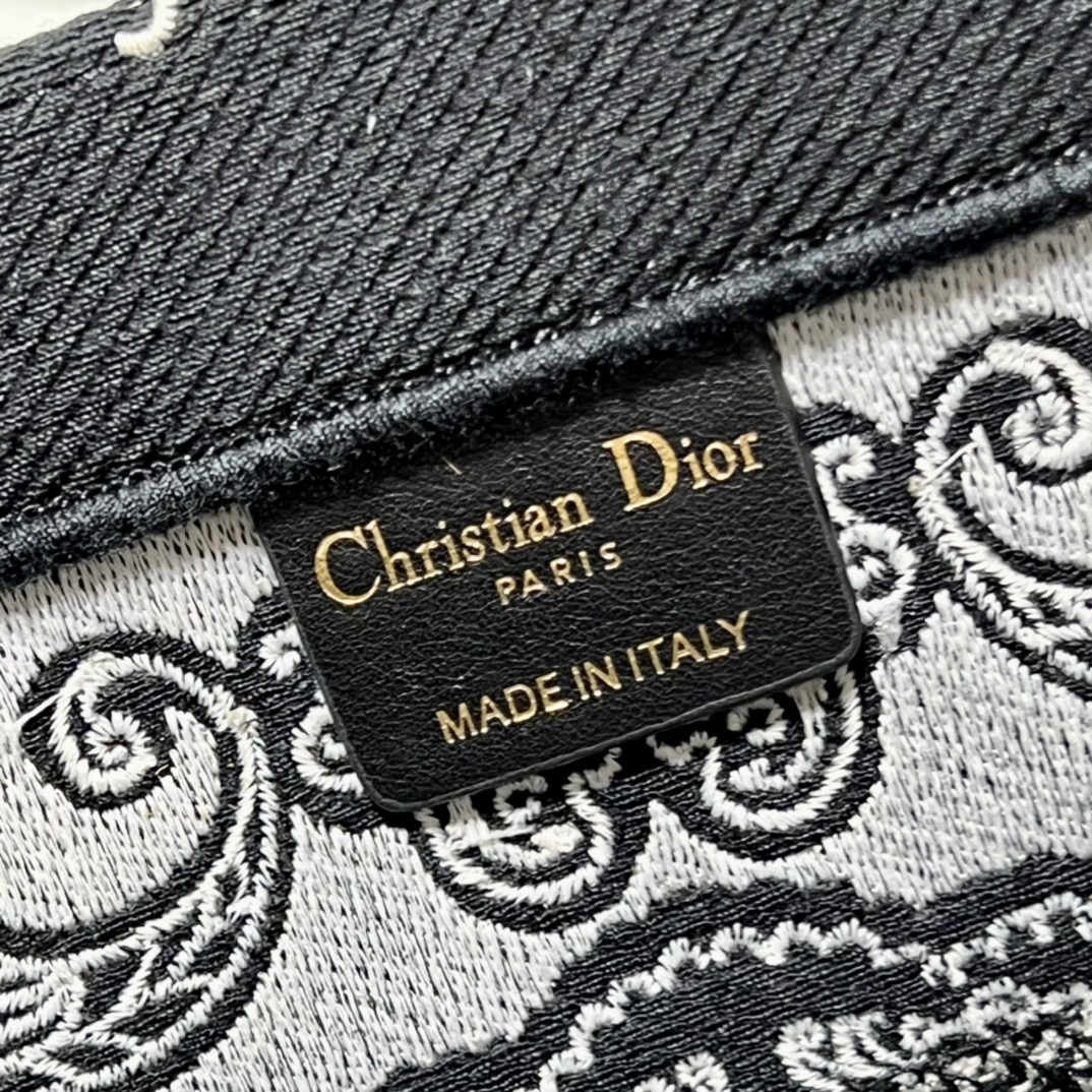 Handbag Dior 1286 size 36  28 cm - vstockx