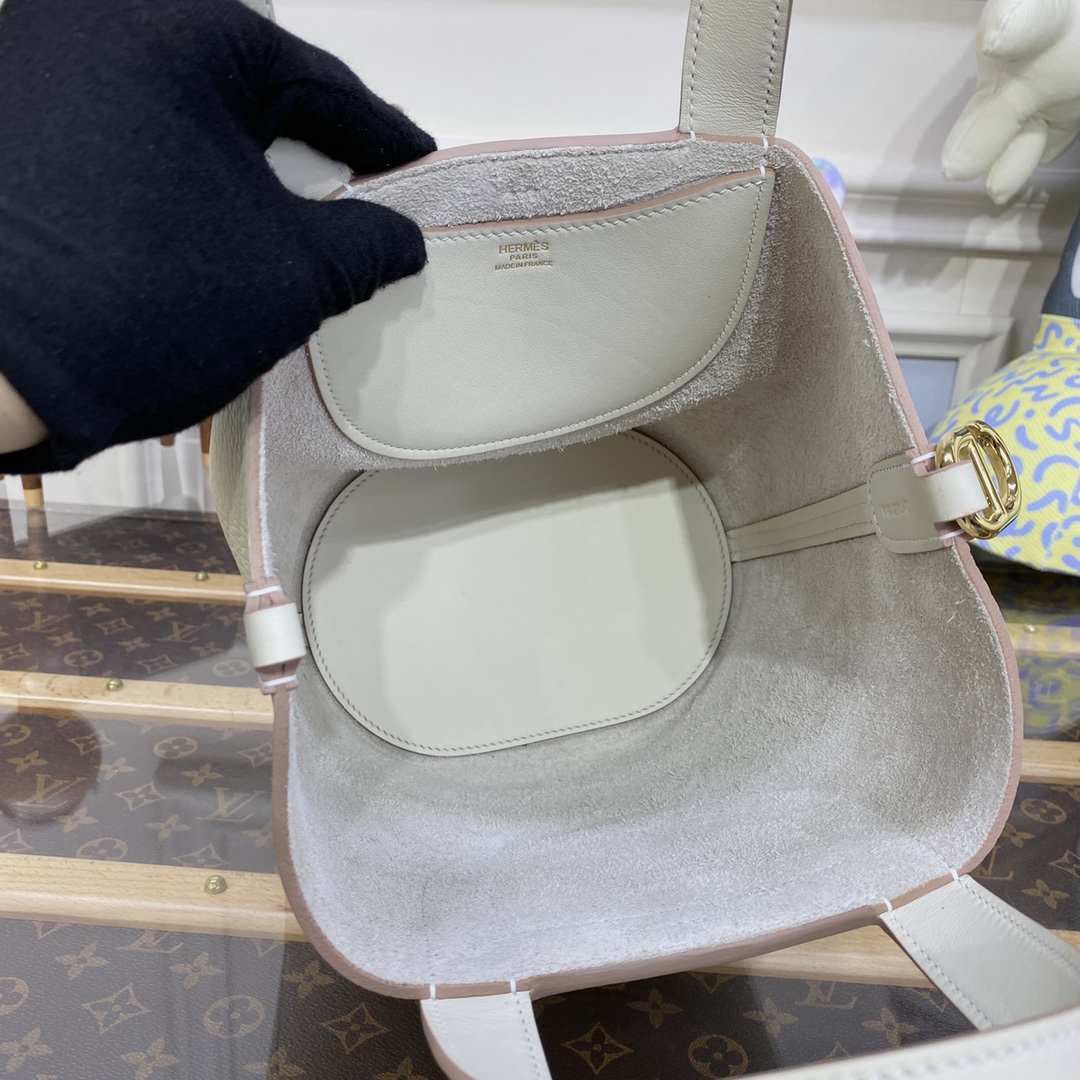 Handbags Hermes picotin size :18x2.5 x22 cm - vstockx