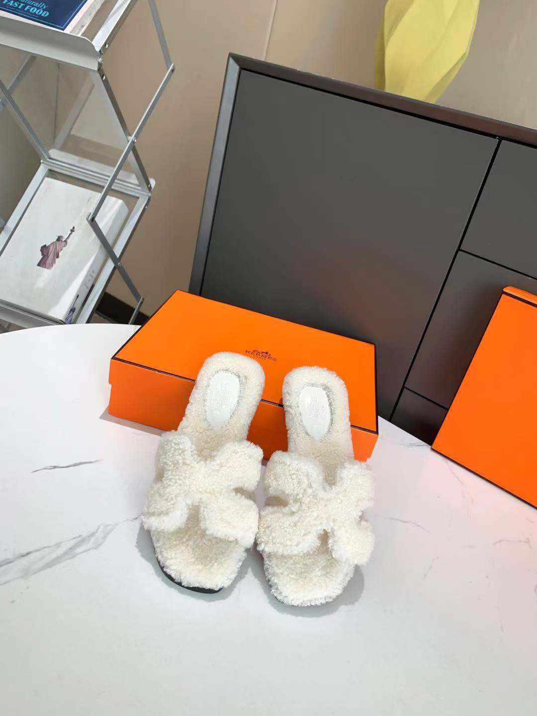 Hermes Sandals 46 - vstockx