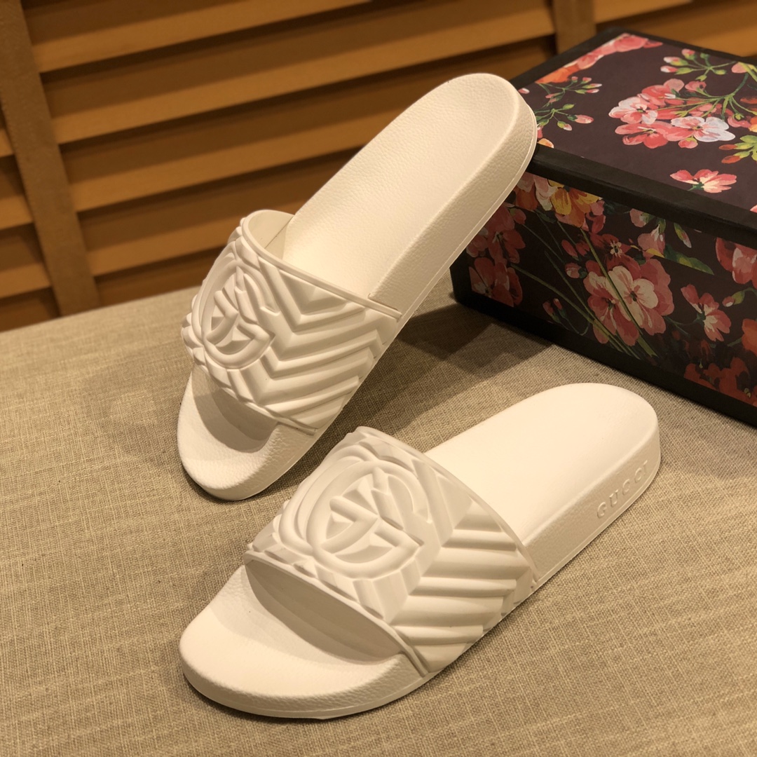 Gucci Slippers 51 - vstockx