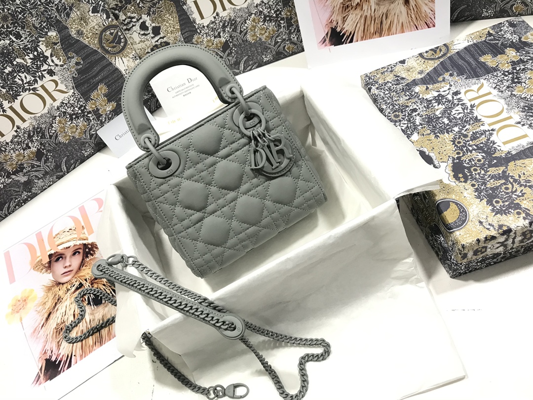 Handbag Dior M0505 size 17 x 15 x 7 cm - vstockx