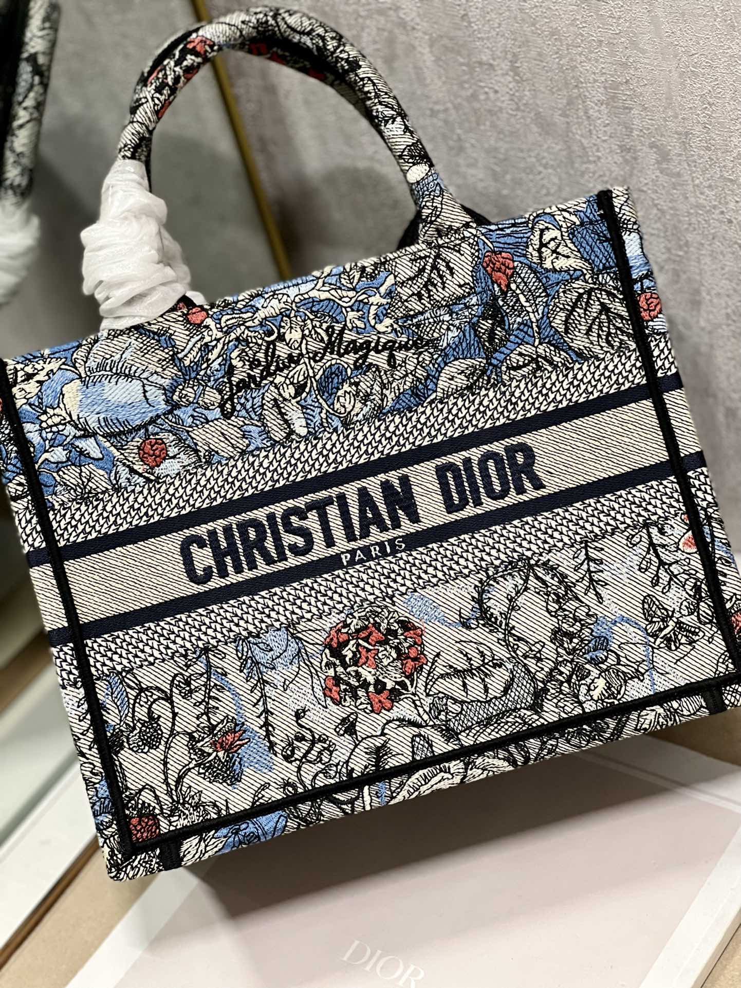 Handbag Dior 1265 size 26.5  21  14 cm - vstockx
