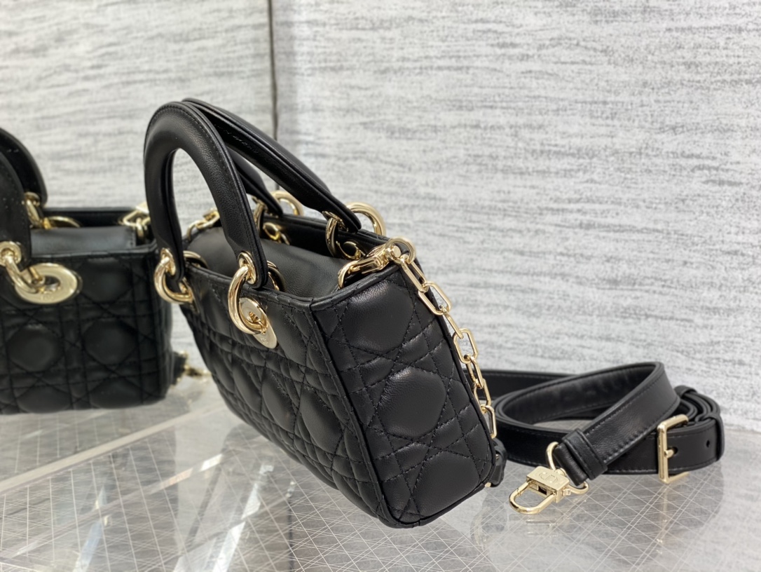 Handbags Dior 9240 size  22*6*12 cm - vstockx