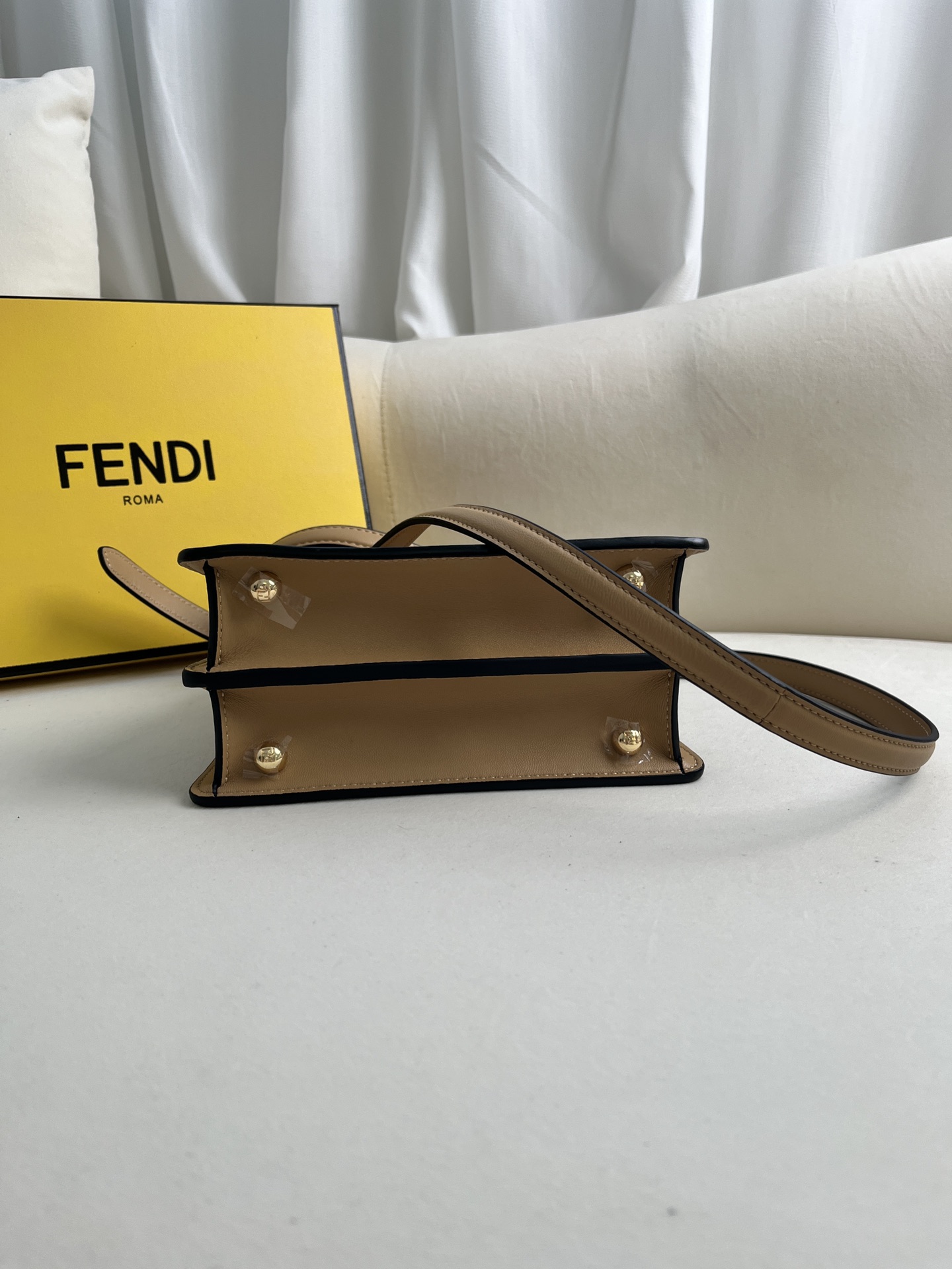 handbags FENDI 0228 size:20*15.5*11cm - vstockx