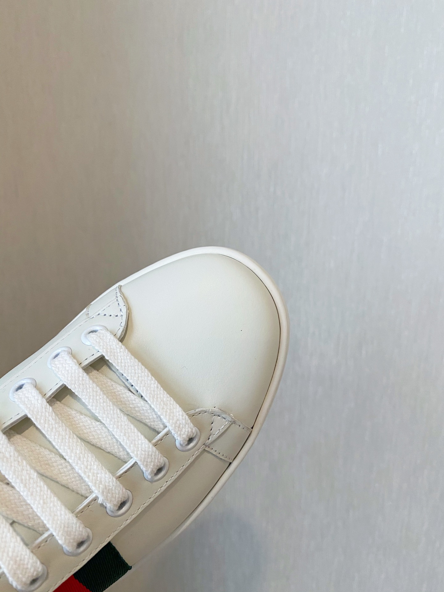 Gucci Women's Ace sneaker with bee sneaker 4 - vstockx