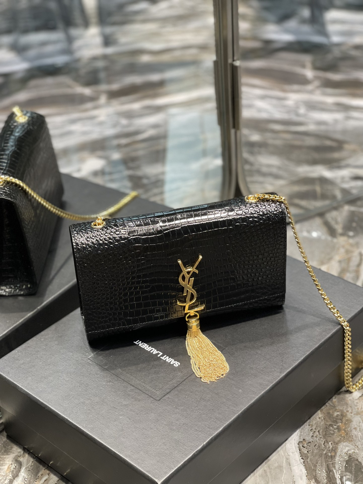 Handbags SAINT LAURENT 354119 size 24x14.5x5 cm - vstockx