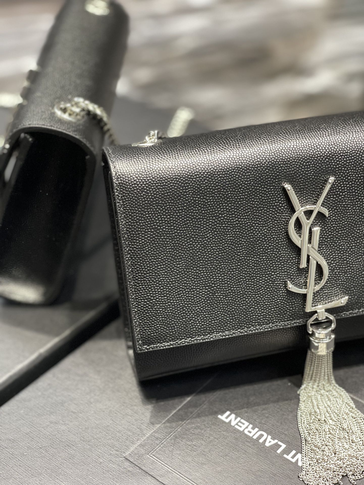 Handbags SAINT LAURENT 469390 size 20x13.5x5.5 cm - vstockx
