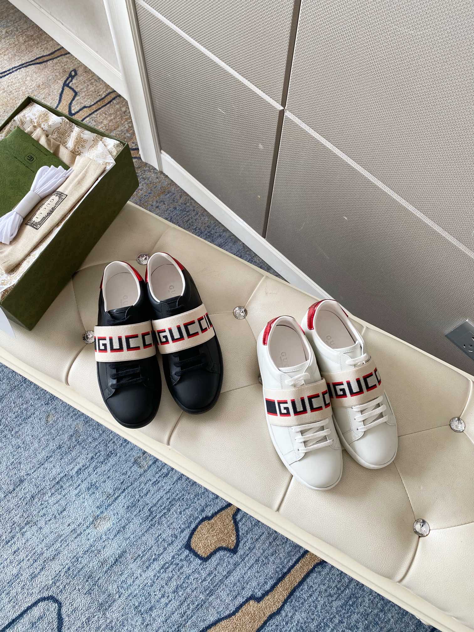 Gucci Women's Ace sneaker with bee sneaker 4 - vstockx