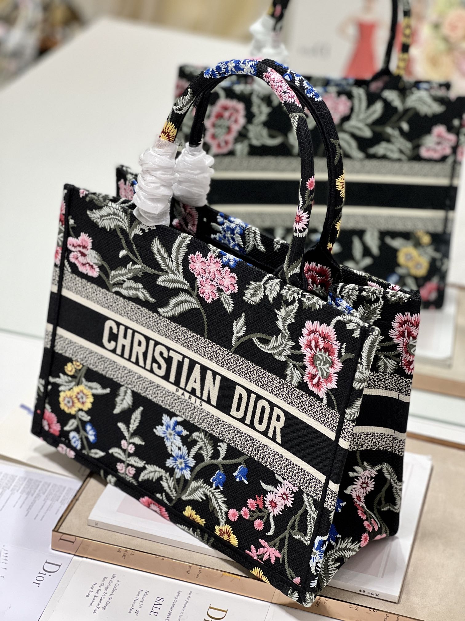Handbag Dior 1286 size 36  28 cm - vstockx