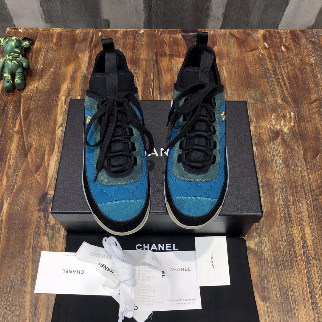 Chanel Fabric & Suede Calfskin Low Top Sneaker 9 - vstockx