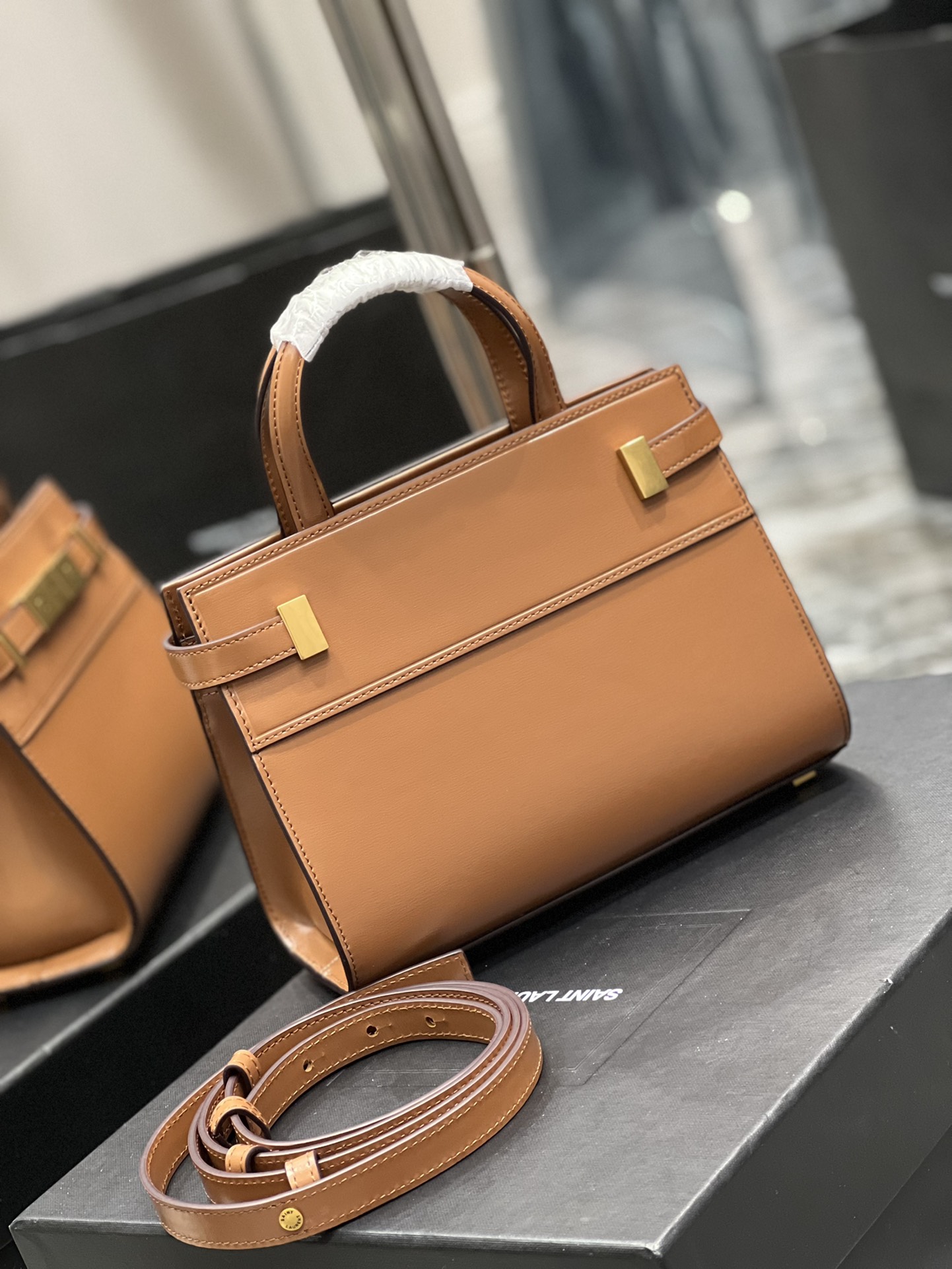 Handbags SAINT LAURENT 593741 size 21x16x9 cm - vstockx