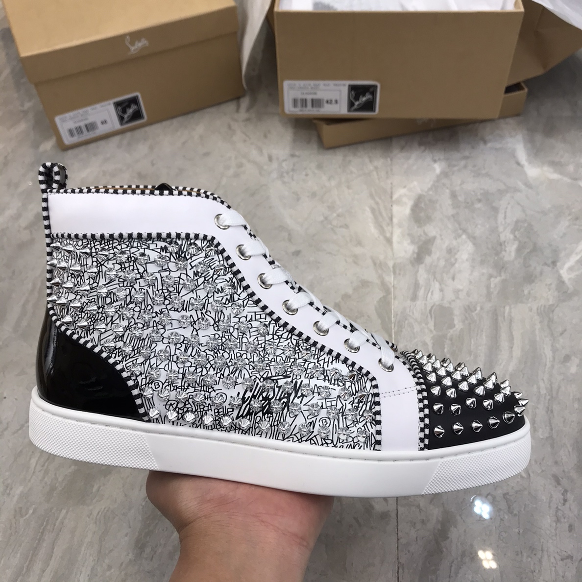 Christian Louboutin Louis Junior Spikes Orlato Flat Sneakers 42 - vstockx