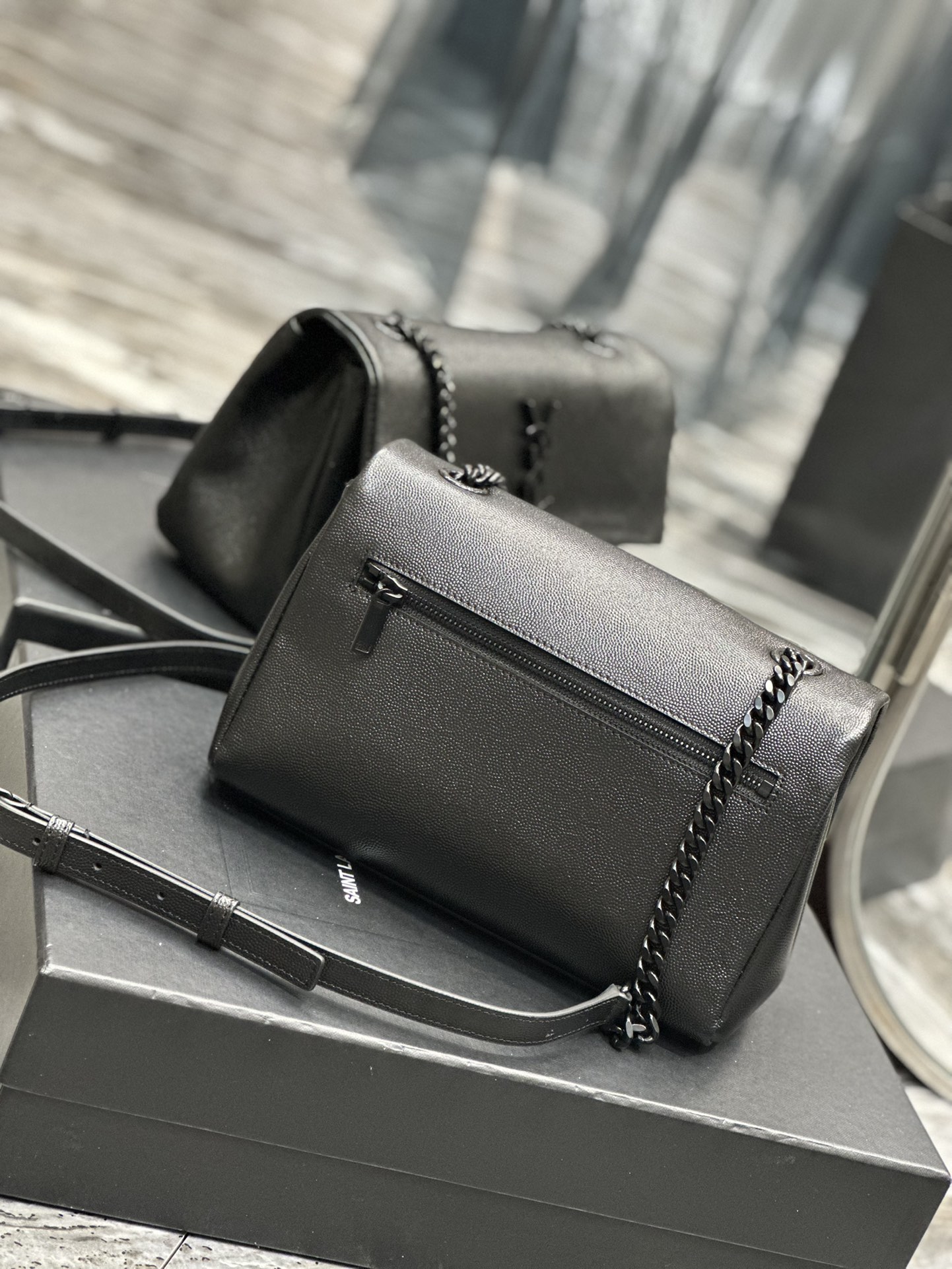 Handbags SAINT LAURENT 738820 size 24  15  10 cm - vstockx